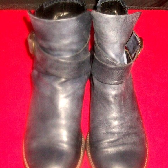 Pep Monjo Spain Handmade Eco-Friendly Flat Buckled Boots - Picture 3 of 10